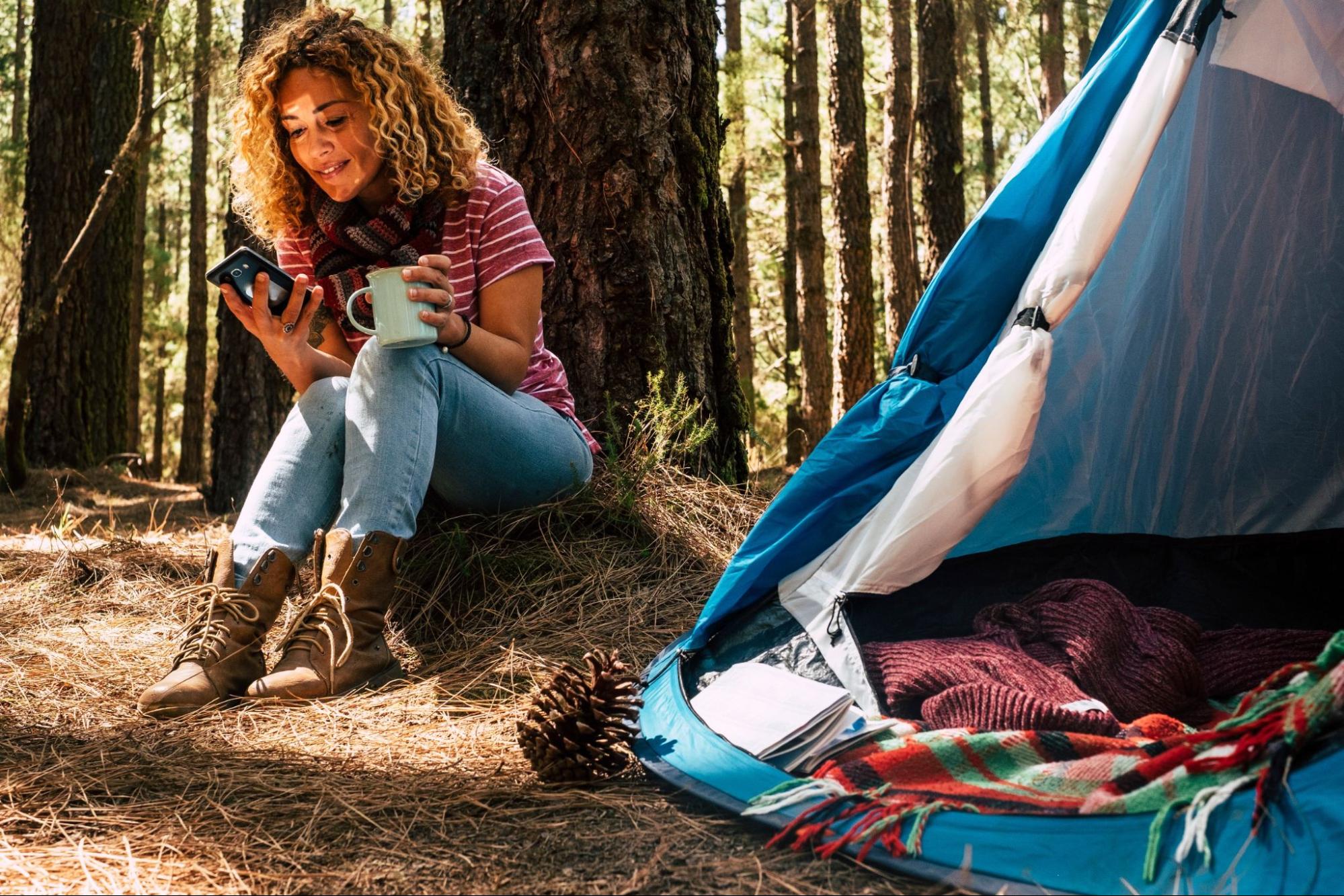 work like freelance independent. free camping with ten