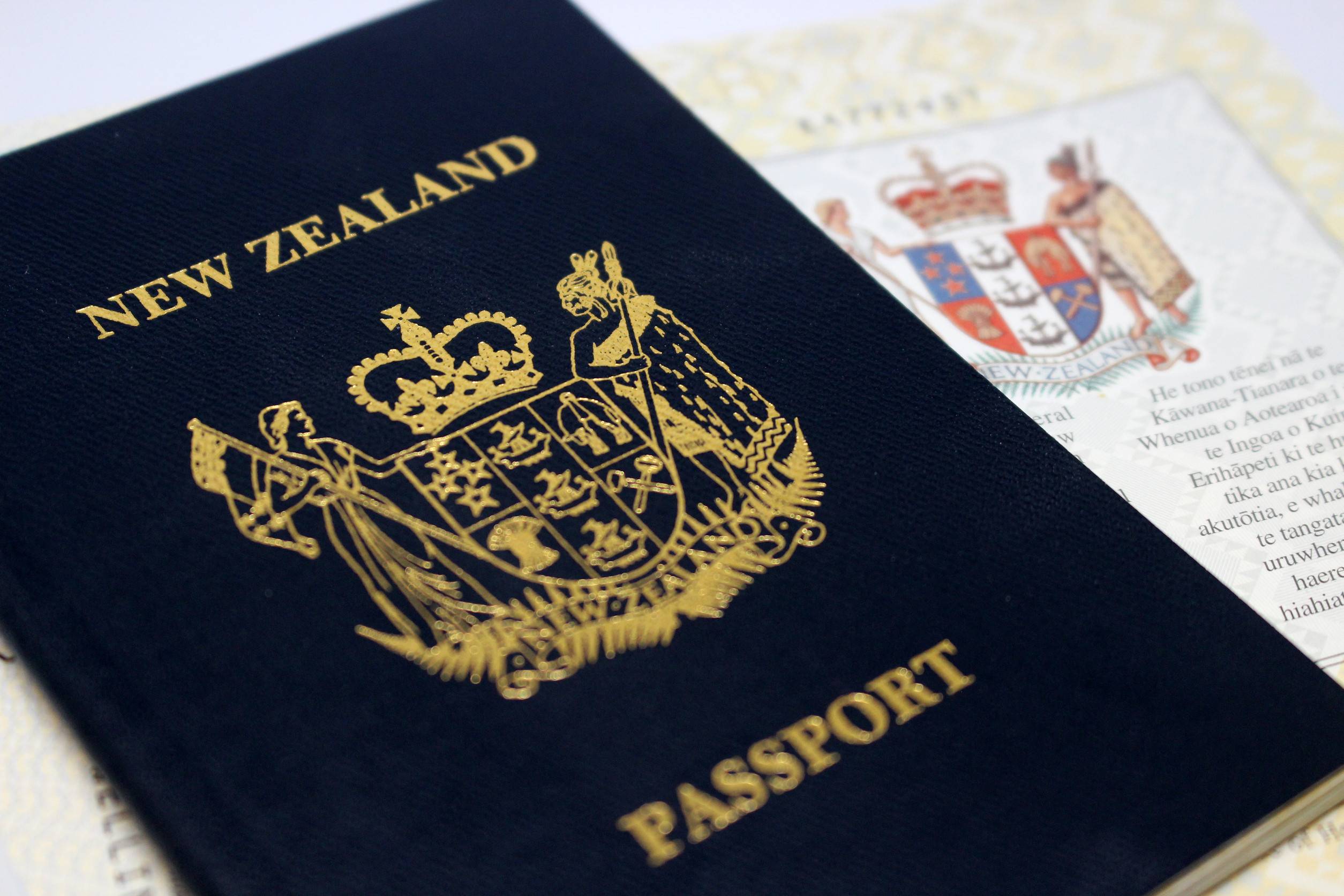 Neuseeland Reisepass isoliert auf weißem Hintergrund